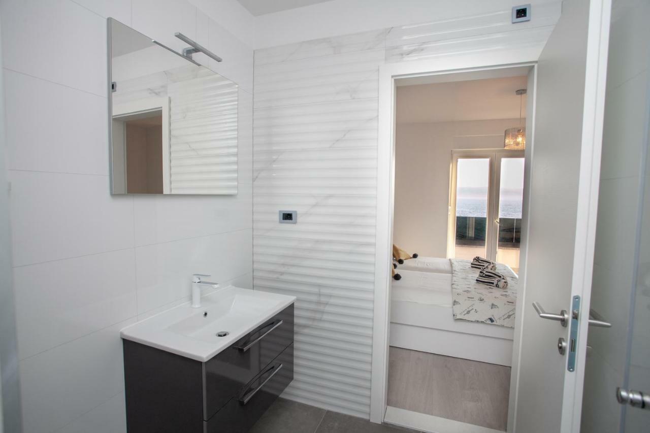 Luxury Apartments Beach Jesenice  Dış mekan fotoğraf