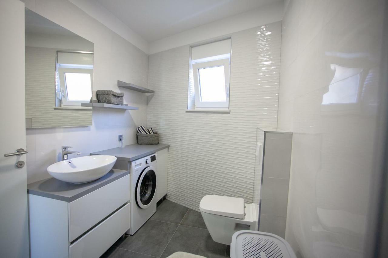 Luxury Apartments Beach Jesenice  Dış mekan fotoğraf
