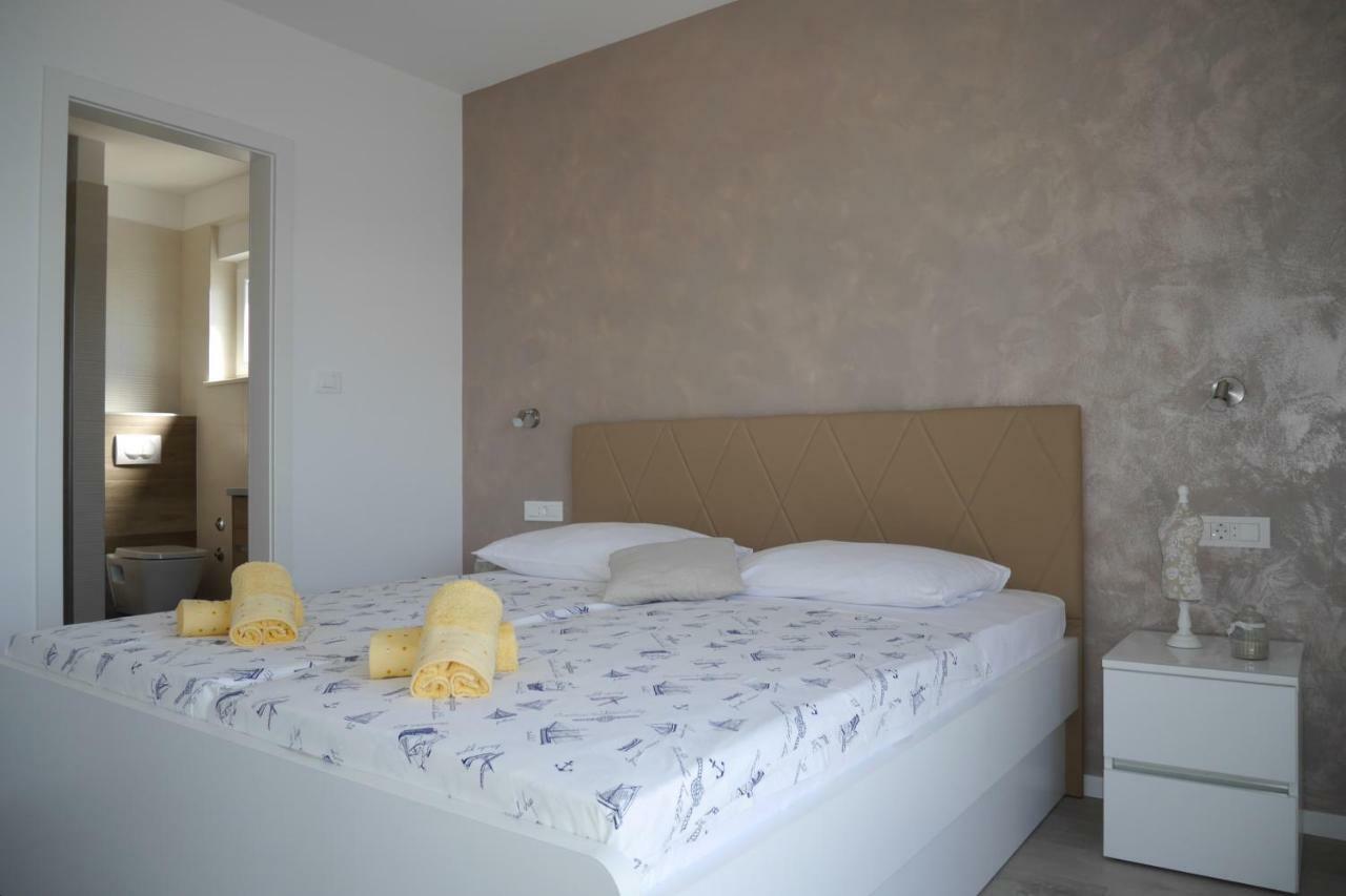 Luxury Apartments Beach Jesenice  Dış mekan fotoğraf