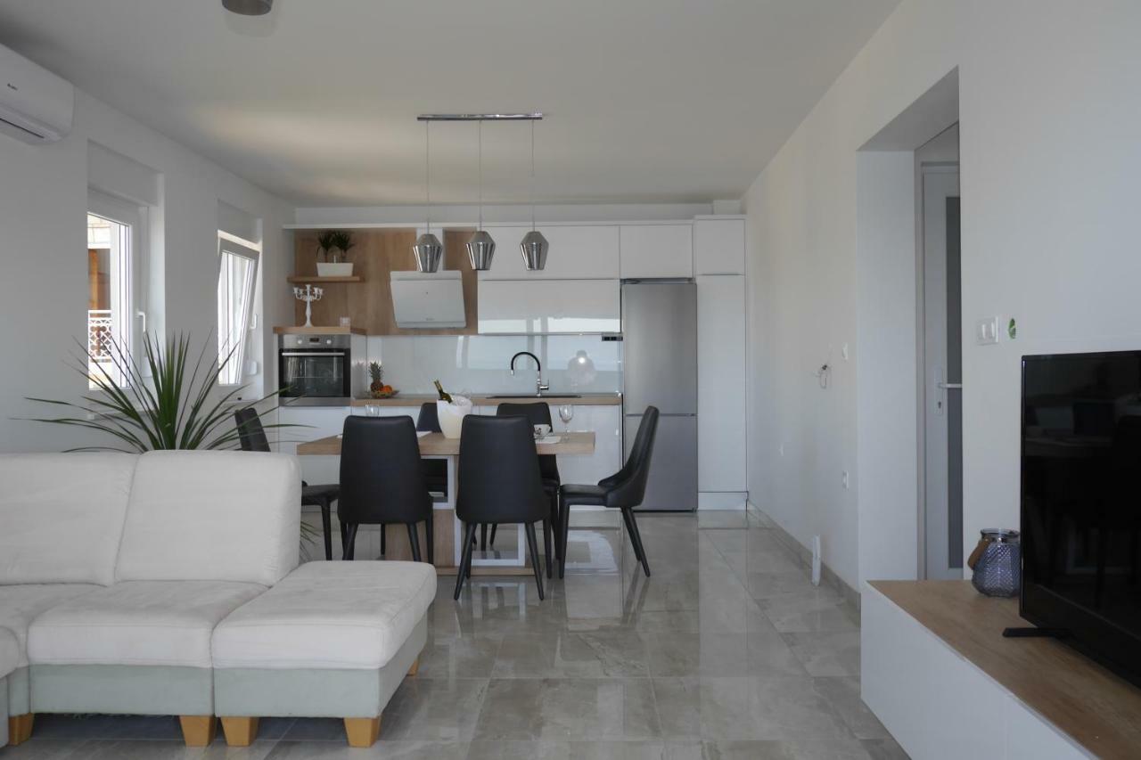 Luxury Apartments Beach Jesenice  Dış mekan fotoğraf